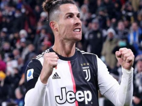 Bóng đá Anh chiều 1/6: MU trả lương kỷ lục cho Ronaldo Bóng đá Anh chiều 1/6: MU trả lương kỷ lục cho Ronaldo