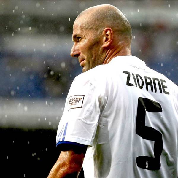 Zinedine Zidane khoác áo số 5 ở Real Madrid