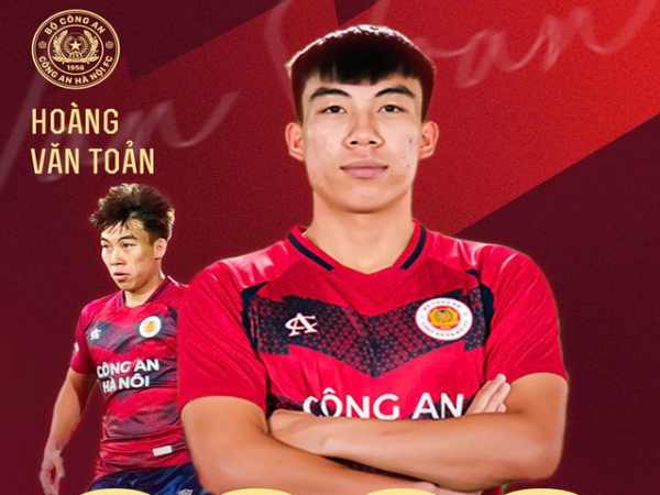Bóng đá VN: CAHN gia hạn với Hoàng Văn Toản