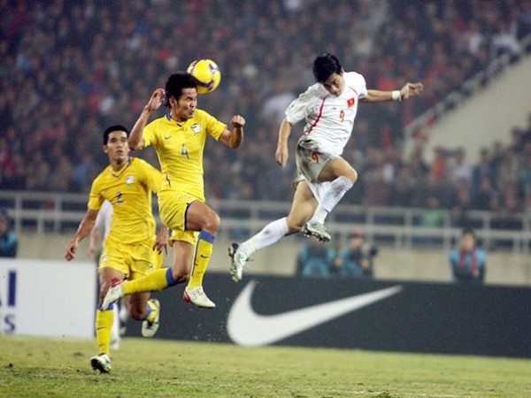 TOP bàn thắng đẹp nhất lịch sử AFF Cup thăng hoa sân cỏ