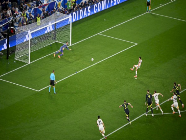 Đá penalty bao nhiêu quả? Luật bắt penalty của thủ môn