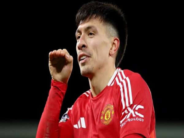 Bóng đá Anh: Lisandro Martinez sắp trở lại Man United