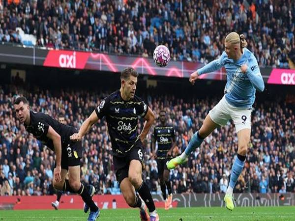 Tin Man City: Haaland sắp chạm mốc 100 bàn tại Ngoại Hạng Anh