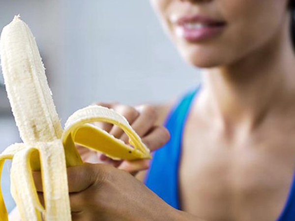 Giải mã điềm báo thú vị khi mơ thấy ăn chuối là điềm gì?