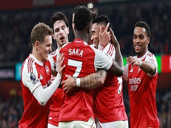 Tin Arsenal: Pháo thủ tự đẩy mình vào thế bị động