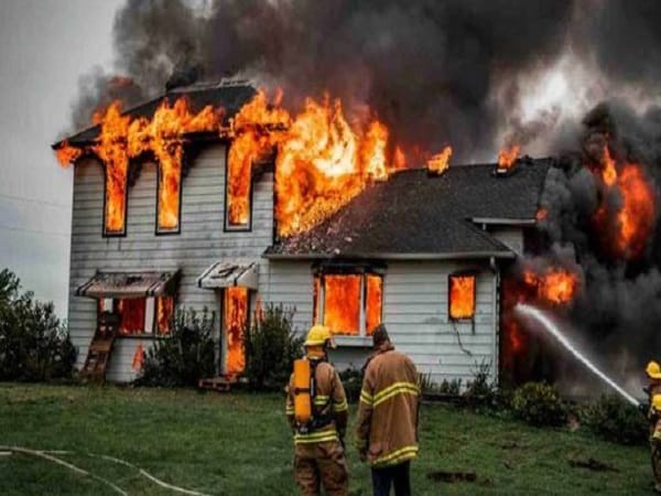 Nằm mơ thấy cháy nhà hàng xóm mang điềm báo gì, số gì lộc