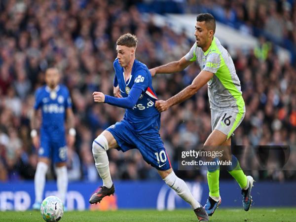 Man City tăng tốc khi Arsenal bắt đầu chao đảo